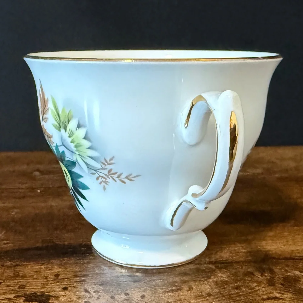 Queen Anne Bone China Tea Cup Floral - Picture 10 of 11